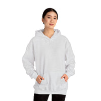 Person wearing a Heavy Blend Hoodie Gildan 18500 Unisex Jersey blank front. Made from 50% Cotton 50% Polyester in Ash. Pouch pocket and the tear-away label make for a highly comfortable, scratch-free wearing.